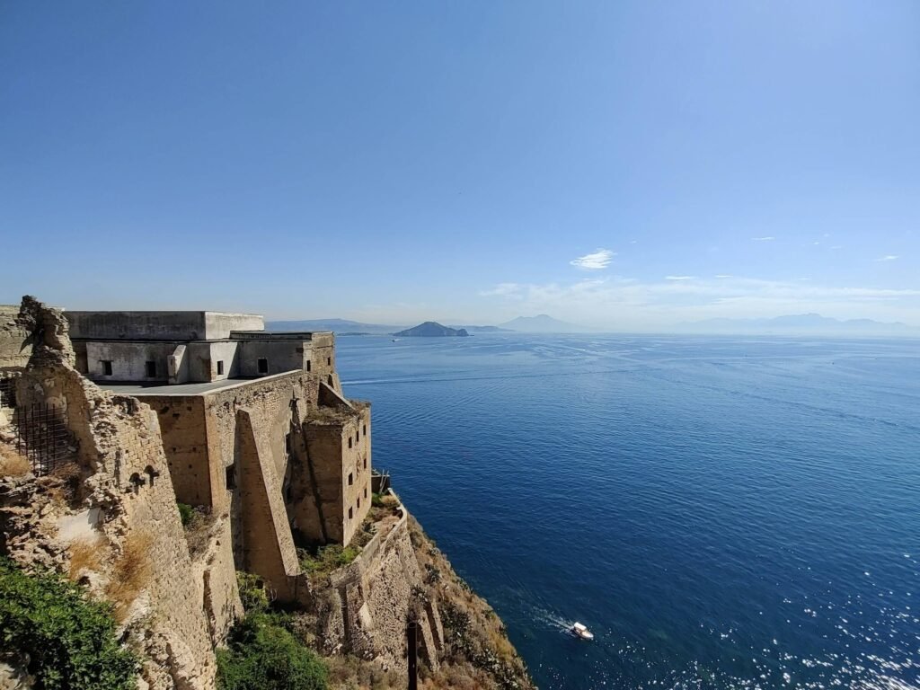 Terra Murata, el punto más alto de la isla de Procida en Italia. Allí se encuentra el Palazzo d'Avalos.