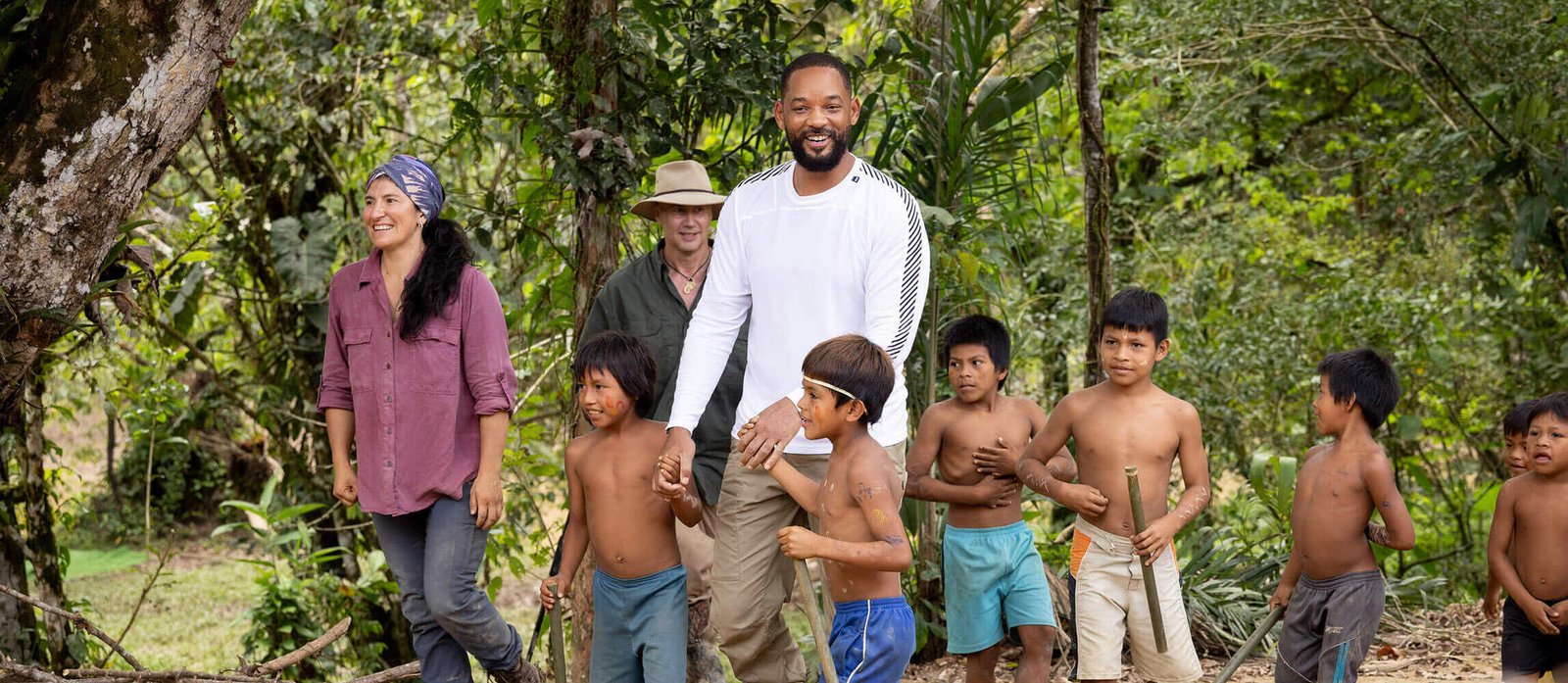 Will Smith en el Amazonas junto a la tribu Waorani en Ecuador. Imágenes de Pole to Pole (de Polo a Polo), documental de National Geographic.